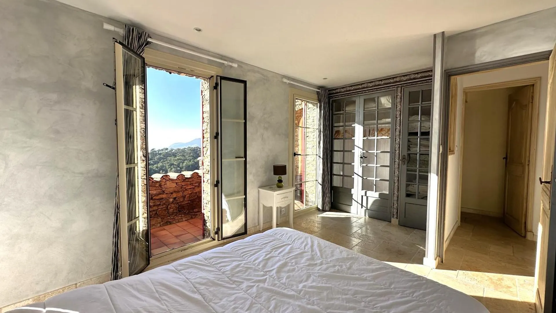 Villa Serena Climatisee Pour 8 Personnes Avec Piscine Privee Et Vue Mer A Carqueiranne