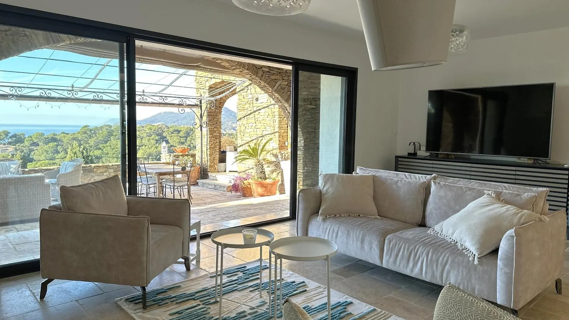 Villa Serena Climatisee Pour 8 Personnes Avec Piscine Privee Et Vue Mer A Carqueiranne