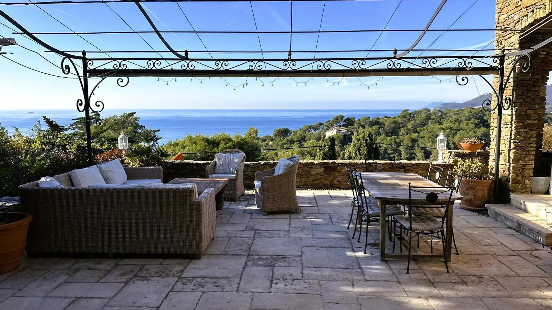 Villa Serena Climatisee Pour 8 Personnes Avec Piscine Privee Et Vue Mer A Carqueiranne