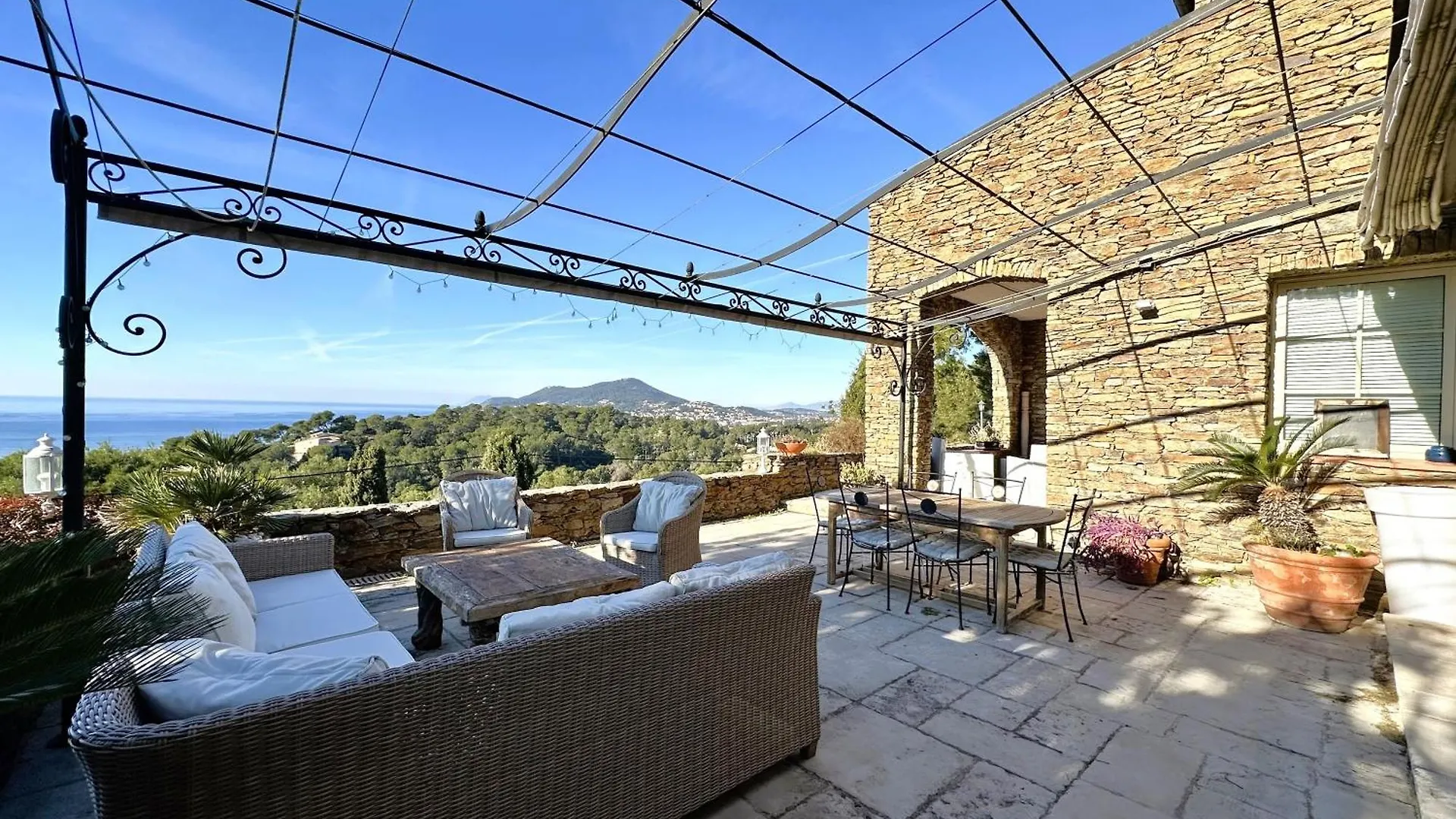 Villa Serena Climatisee Pour 8 Personnes Avec Piscine Privee Et Vue Mer A Carqueiranne Frankrijk