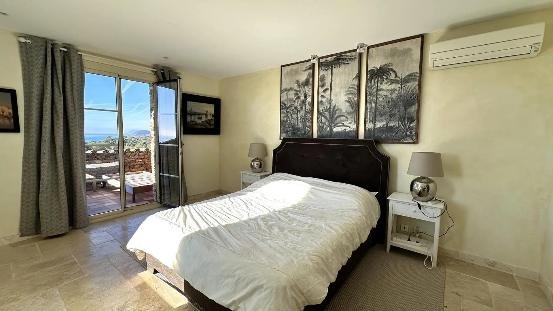 Villa Serena Climatisee Pour 8 Personnes Avec Piscine Privee Et Vue Mer A Carqueiranne 0*,  Frankrijk