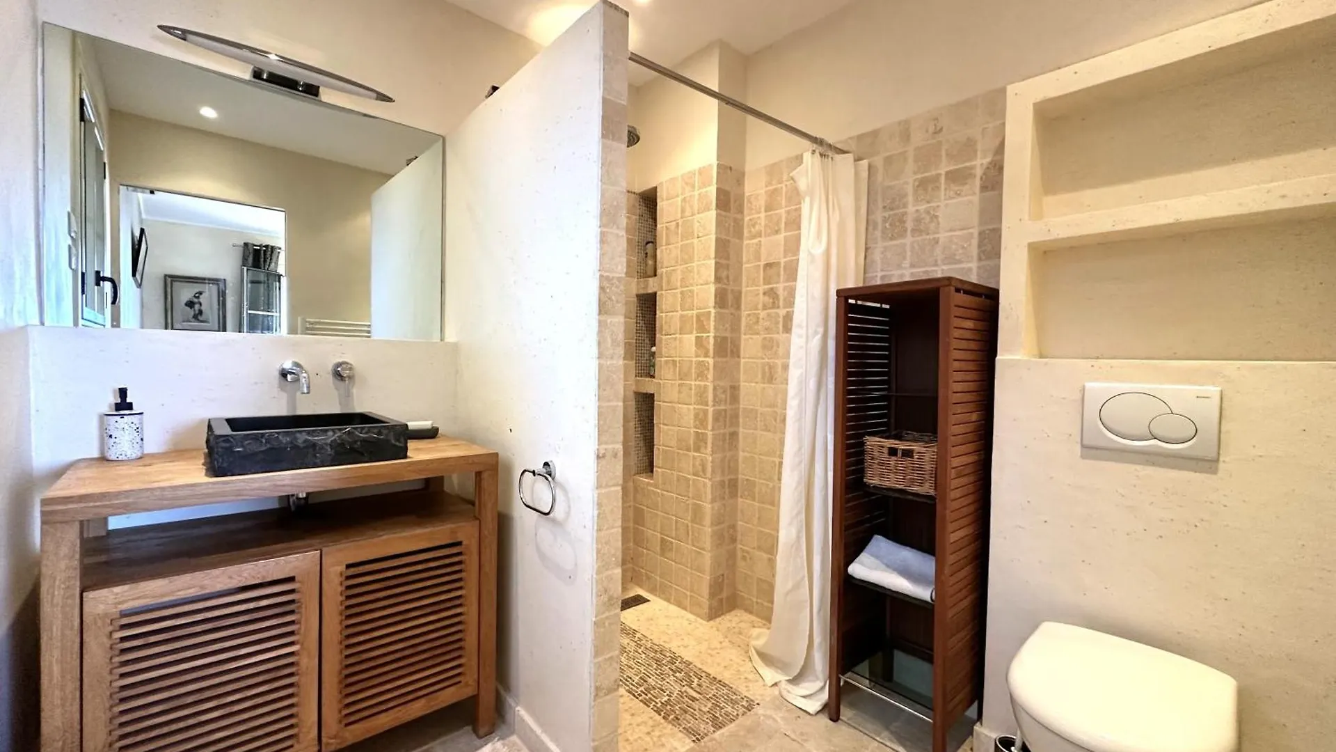 Villa Serena Climatisee Pour 8 Personnes Avec Piscine Privee Et Vue Mer A Carqueiranne 0*,  Frankrijk